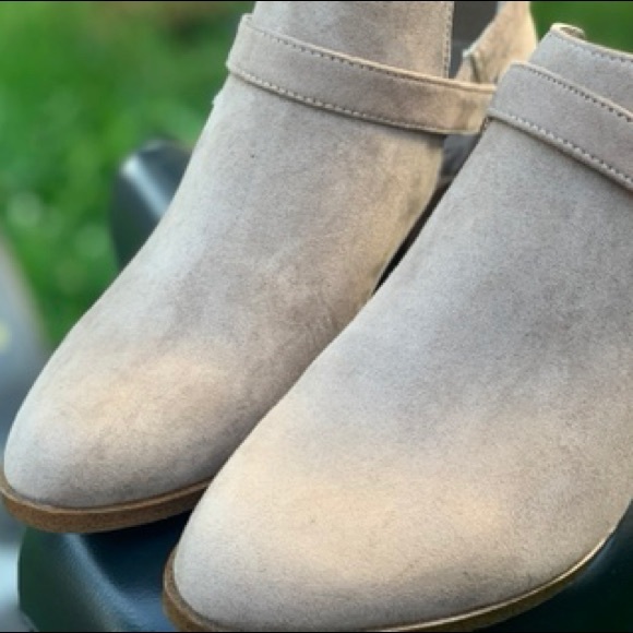 Memory Foam Women’s Open Side Ankle Boot Taupe New - Picture 8 of 9